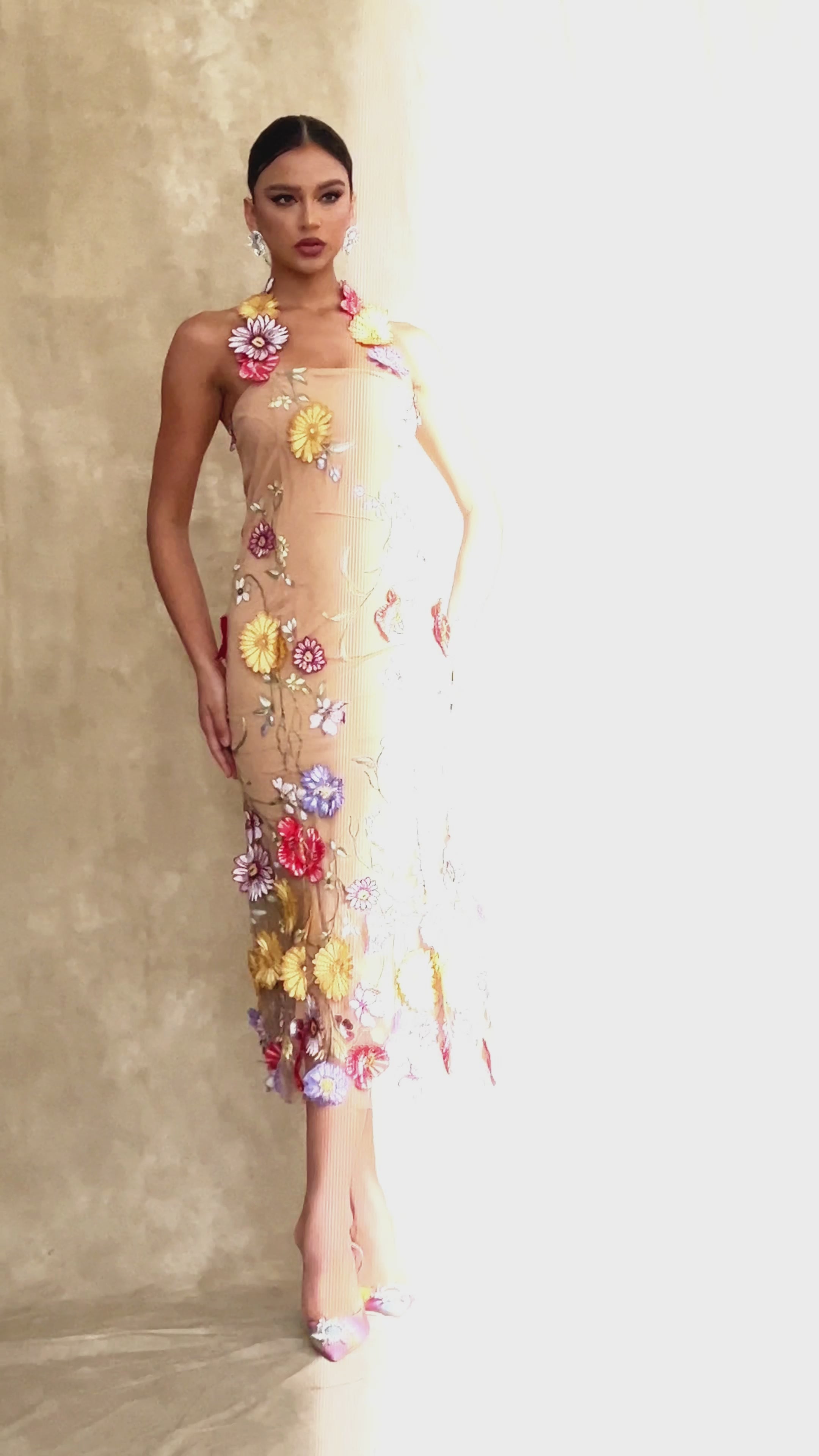 Kohen Halterneck Flower Embroidered Midi Dress – Mew Mews